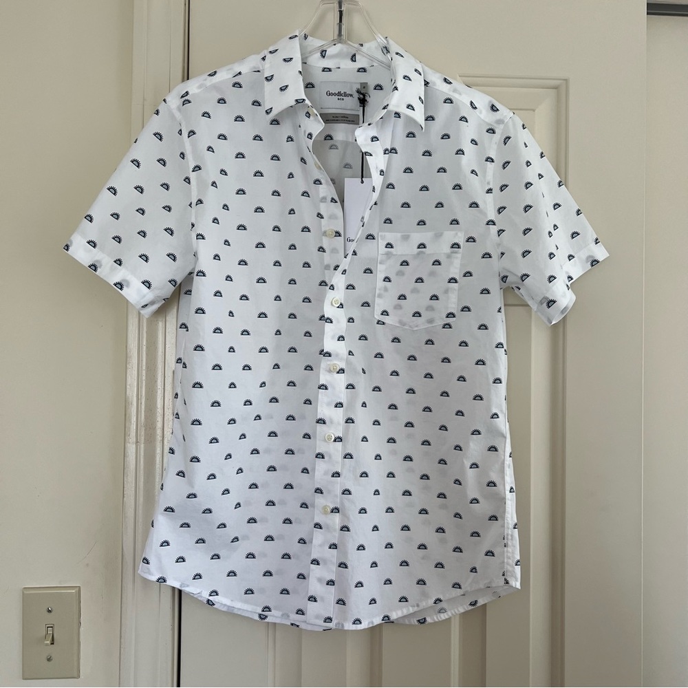 Goodfellow and Co. Men’s button down shirt.